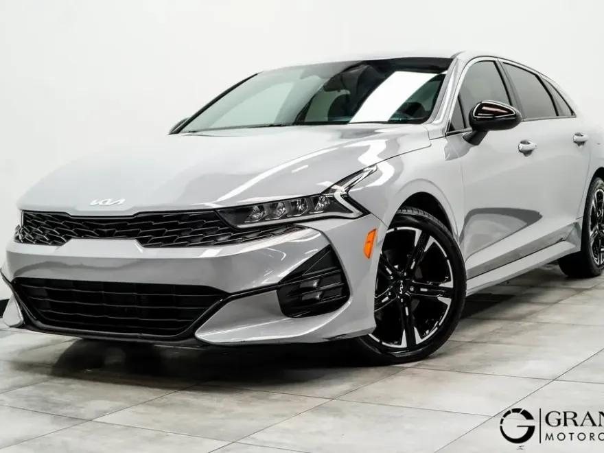2023 Kia K5 GT-Line photo 1