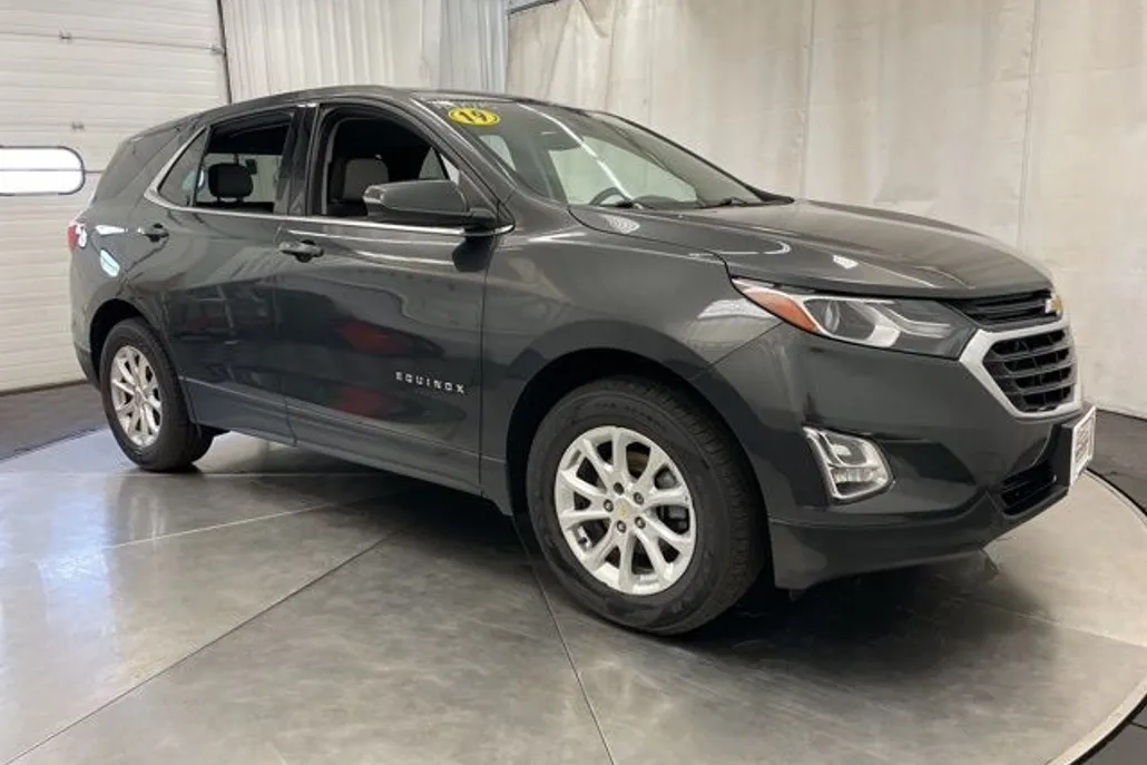 2019 Chevrolet Equinox LT photo 1