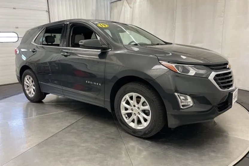 2019 Chevrolet Equinox LT photo 1