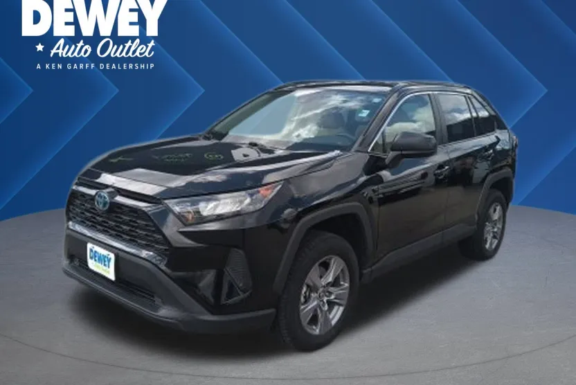 2022 Toyota RAV4 LE photo 1