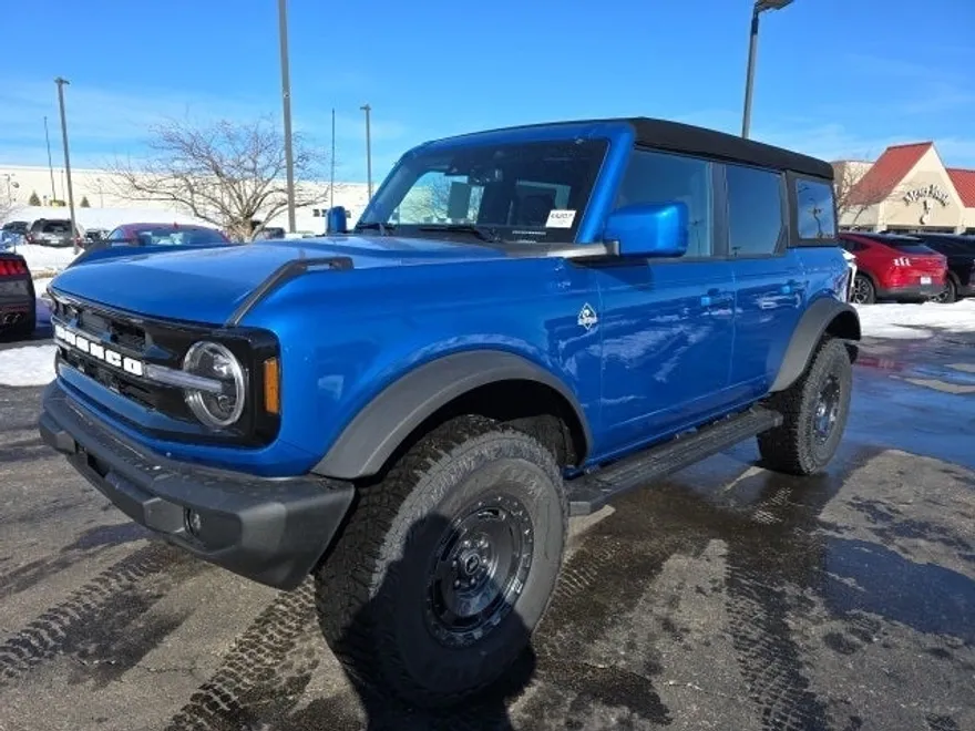 2024 Ford Bronco Outer Banks photo 1