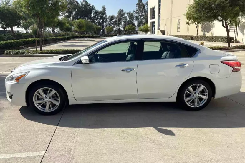 2013 Nissan Altima 2.5 SL photo 1