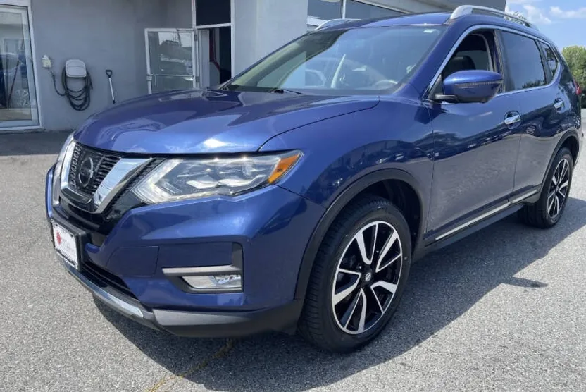 2017 Nissan Rogue SL photo 1