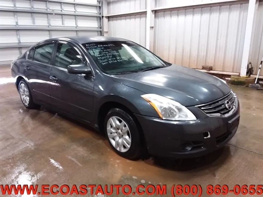 2010 Nissan Altima 2.5 S photo 1