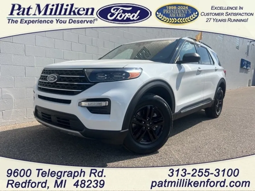2023 Ford Explorer XLT photo 1