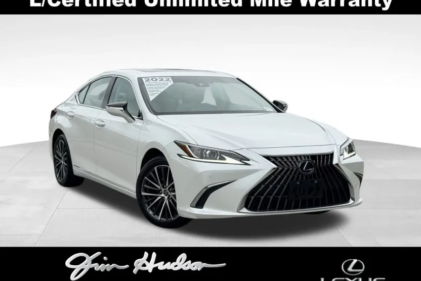 2022 Lexus ES 300h photo 1