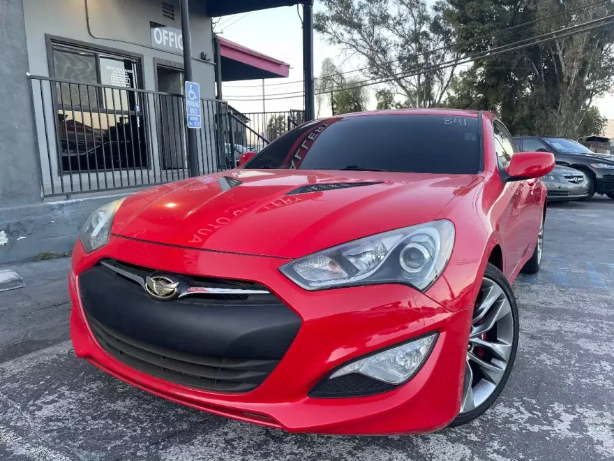 2013 Hyundai Genesis Coupe 3.8 R-Spec photo 1