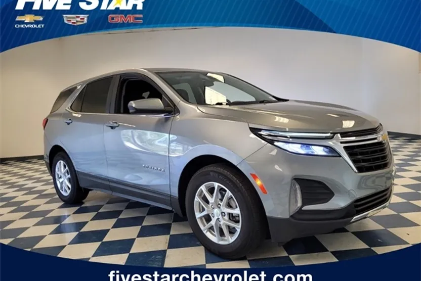 2023 Chevrolet Equinox LT photo 1