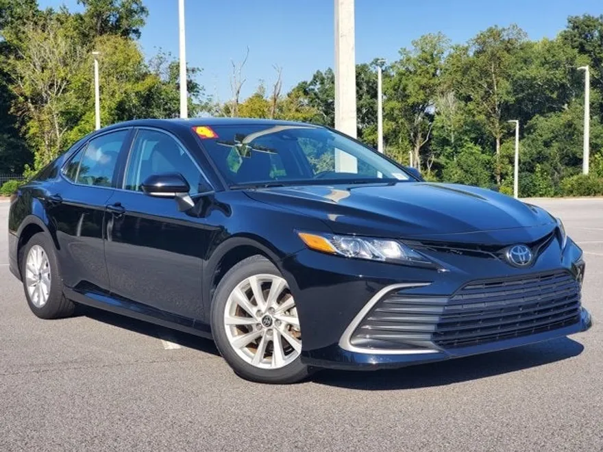 2024 Toyota Camry LE photo 1
