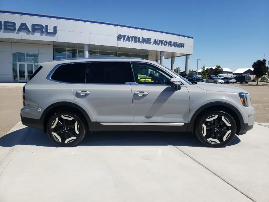 2023 Kia Telluride EX photo 1