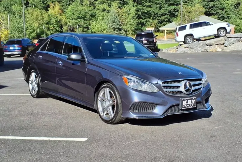 2014 Mercedes Benz E 350 4MATIC photo 1