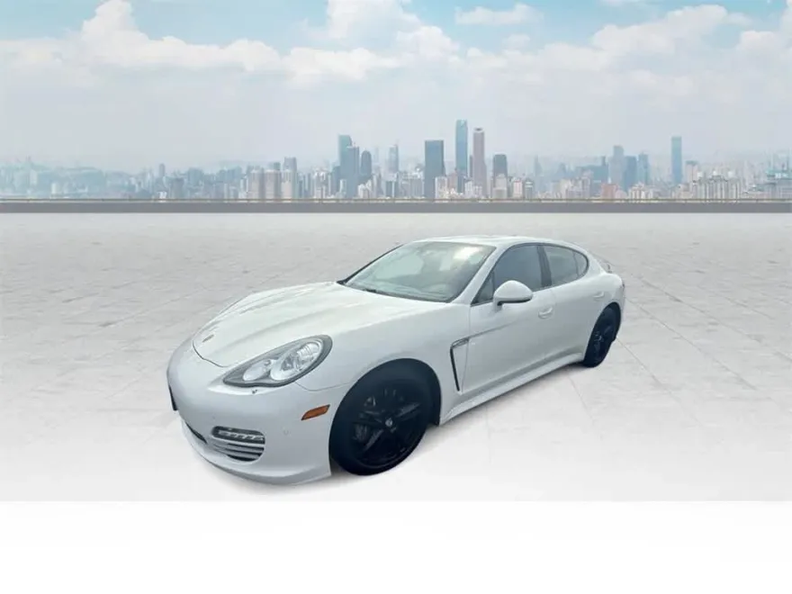 2012 Porsche Panamera 4 photo 1