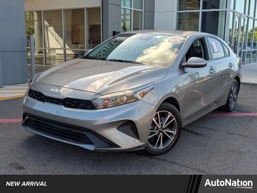2023 Kia Forte LXS photo 1