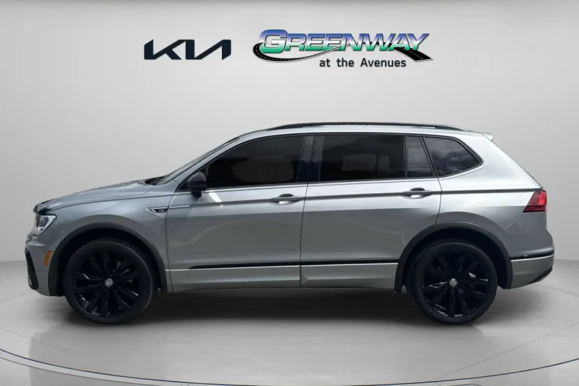 2020 Volkswagen Tiguan SE R-Line Black photo 1