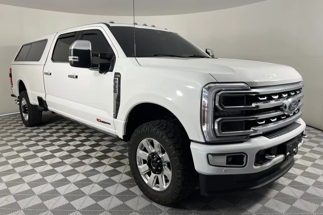 2024 Ford F-350 Platinum photo 1