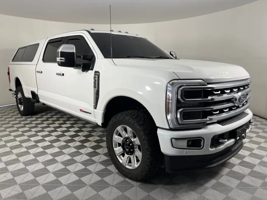 2024 Ford F-350 Platinum photo 1