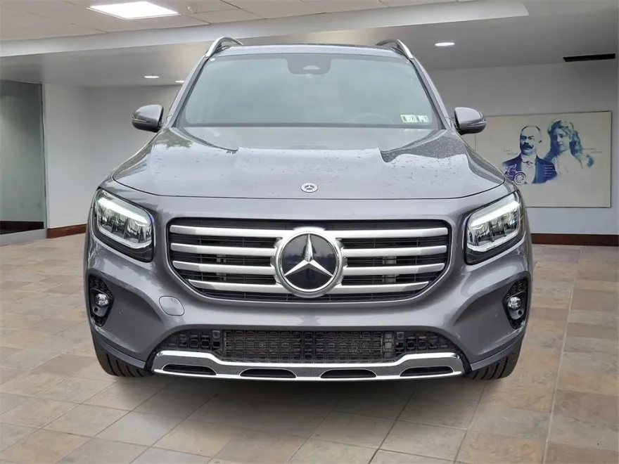 2025 Mercedes Benz GLB 250 4MATIC photo 1
