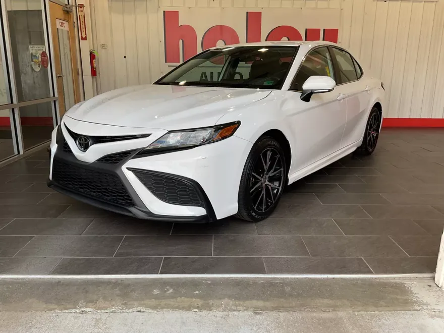 2024 Toyota Camry SE photo 1