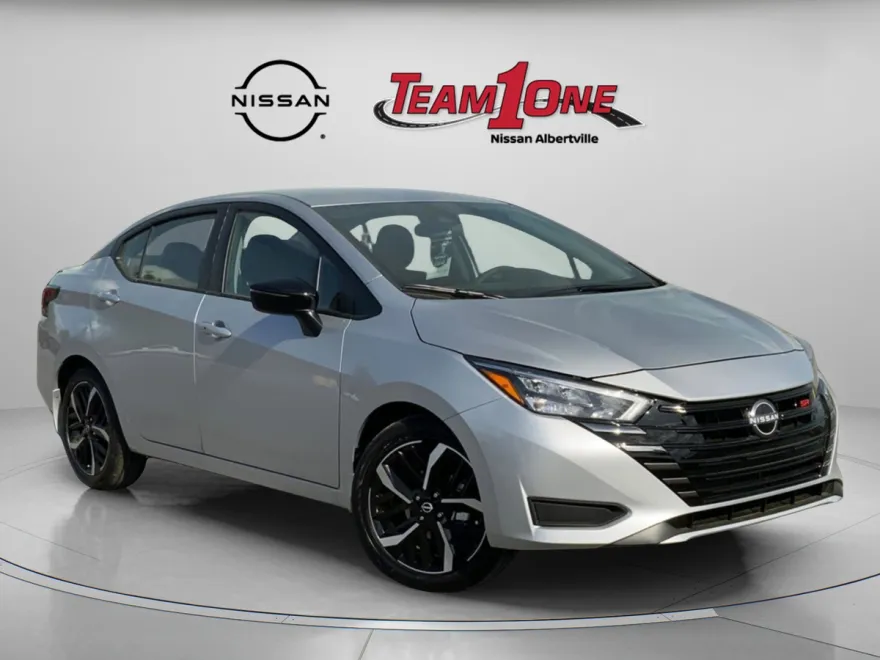 2025 Nissan Versa SR photo 1