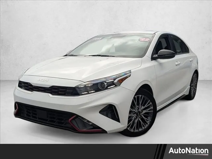 2022 Kia Forte GT-Line photo 1