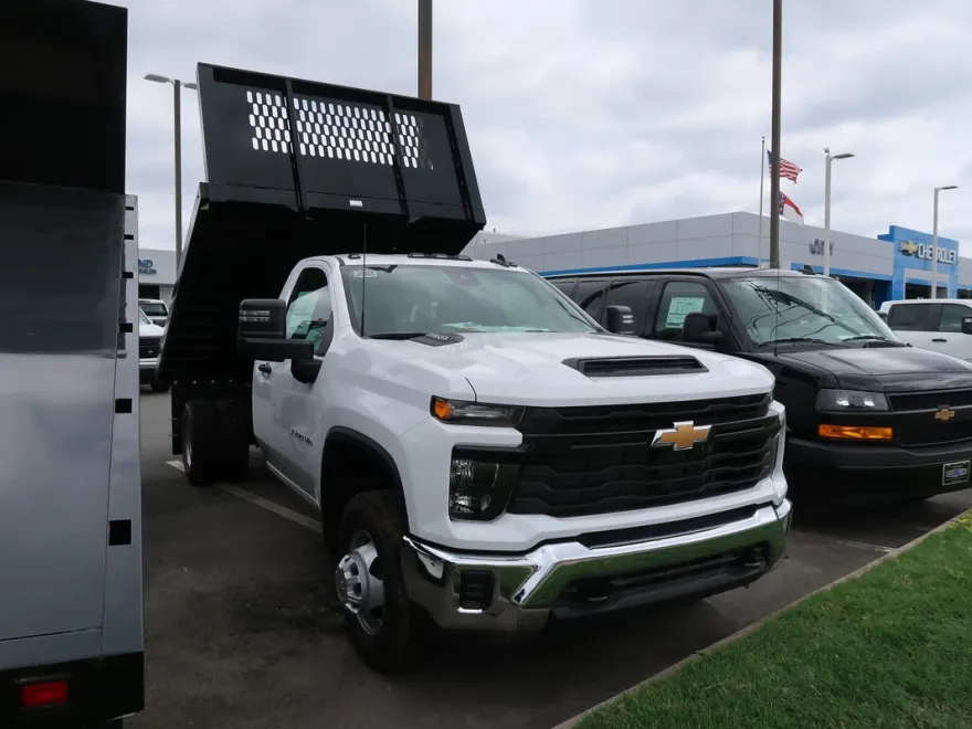2025 Chevrolet Silverado 3500HD Work Truck photo 1