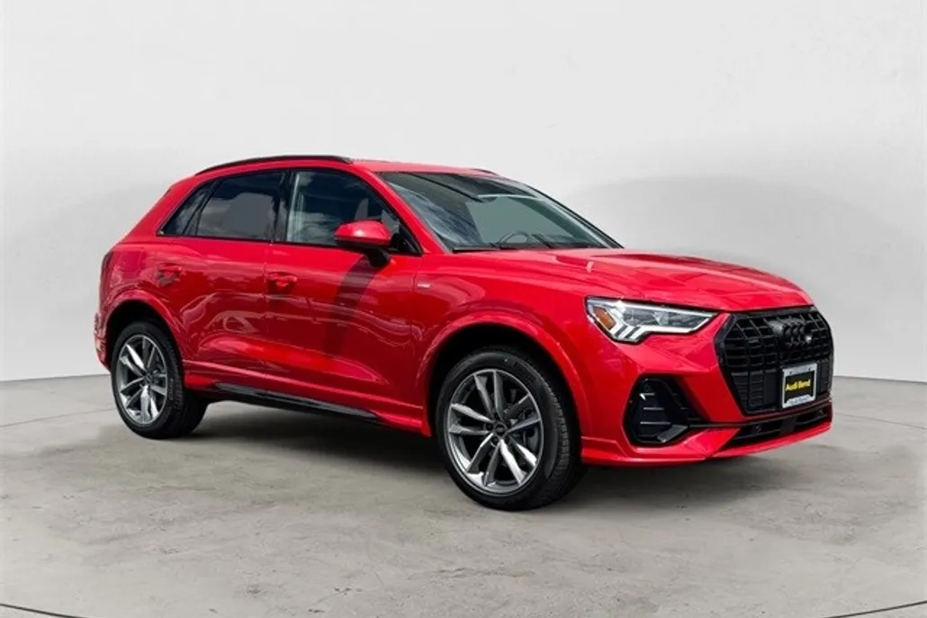 2025 Audi Q3 S line Premium photo 1
