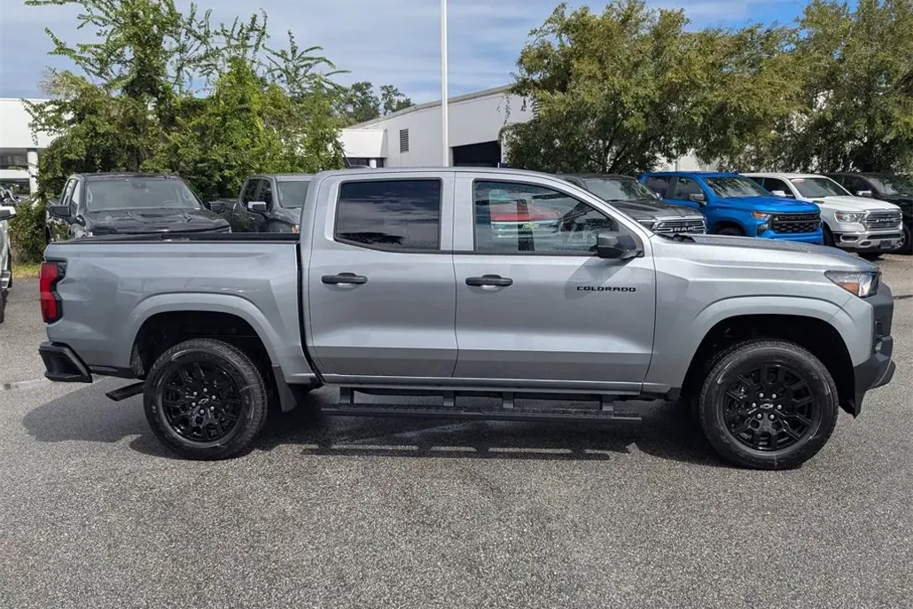 2026 Chevrolet Colorado Work Truck photo 1