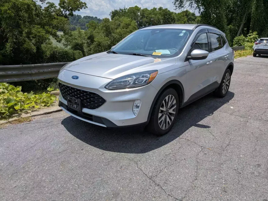 2020 Ford Escape Titanium photo 1