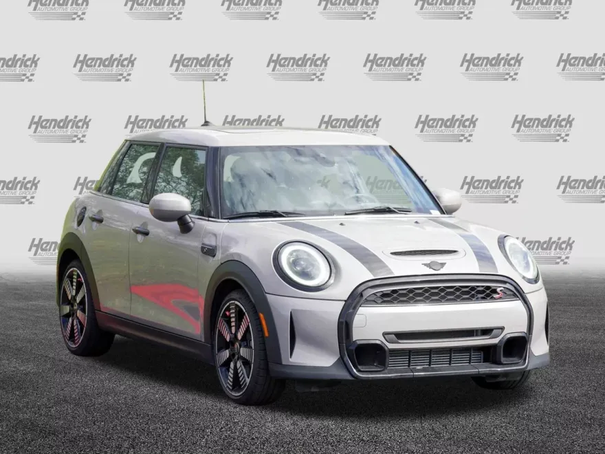 2023 Mini Cooper 4 Door Hardtop S photo 1