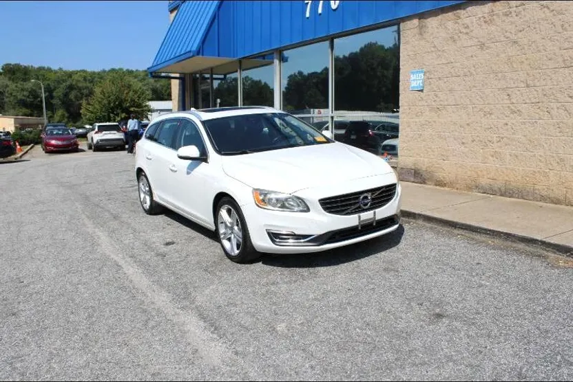 2017 Volvo V60 T5 Premier photo 1