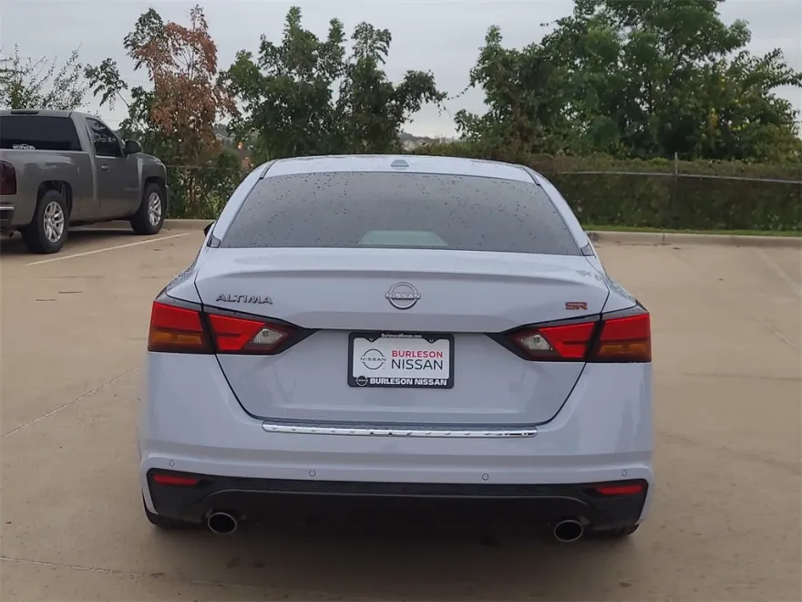 2023 Nissan Altima 2.5 SR photo 1