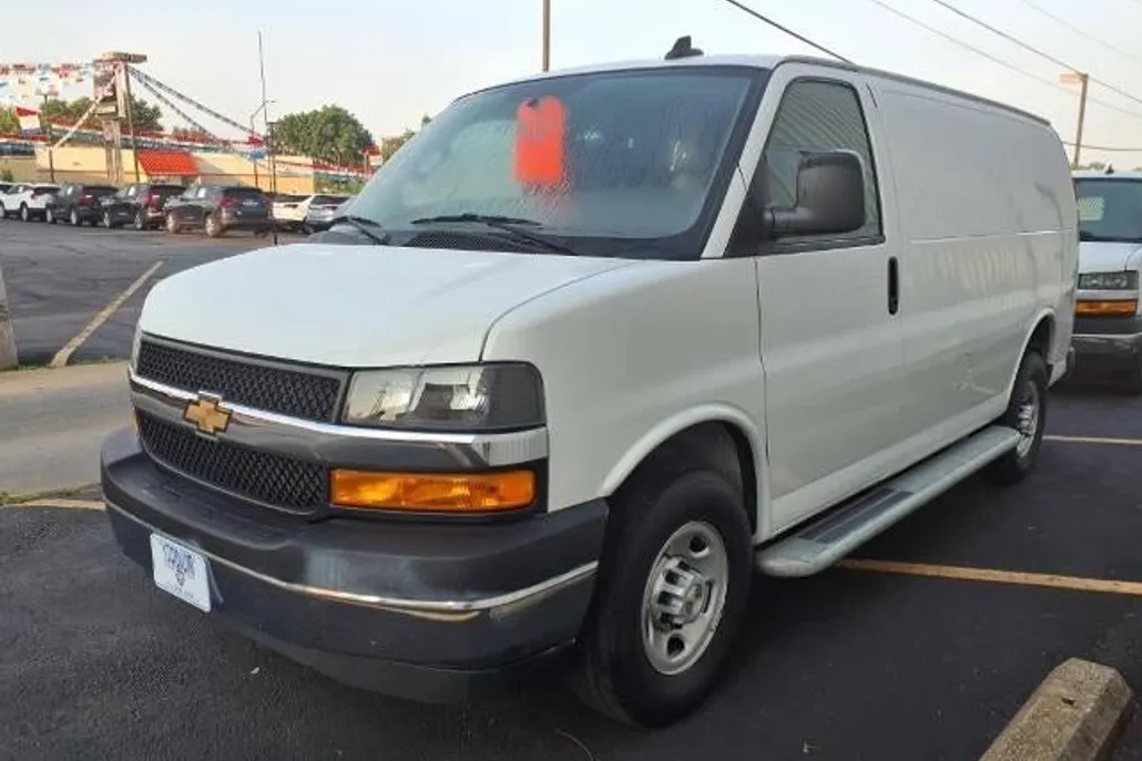2023 Chevrolet Express Cargo 2500 photo 1