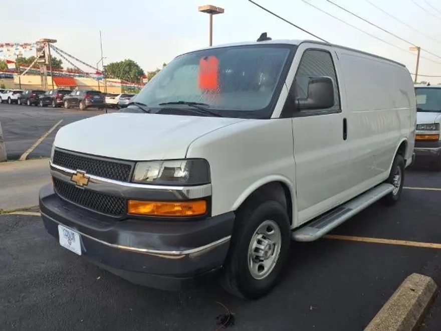 2023 Chevrolet Express Cargo 2500 photo 1