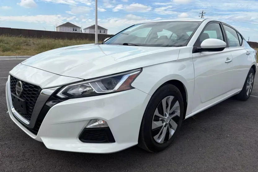 2019 Nissan Altima 2.5 photo 1