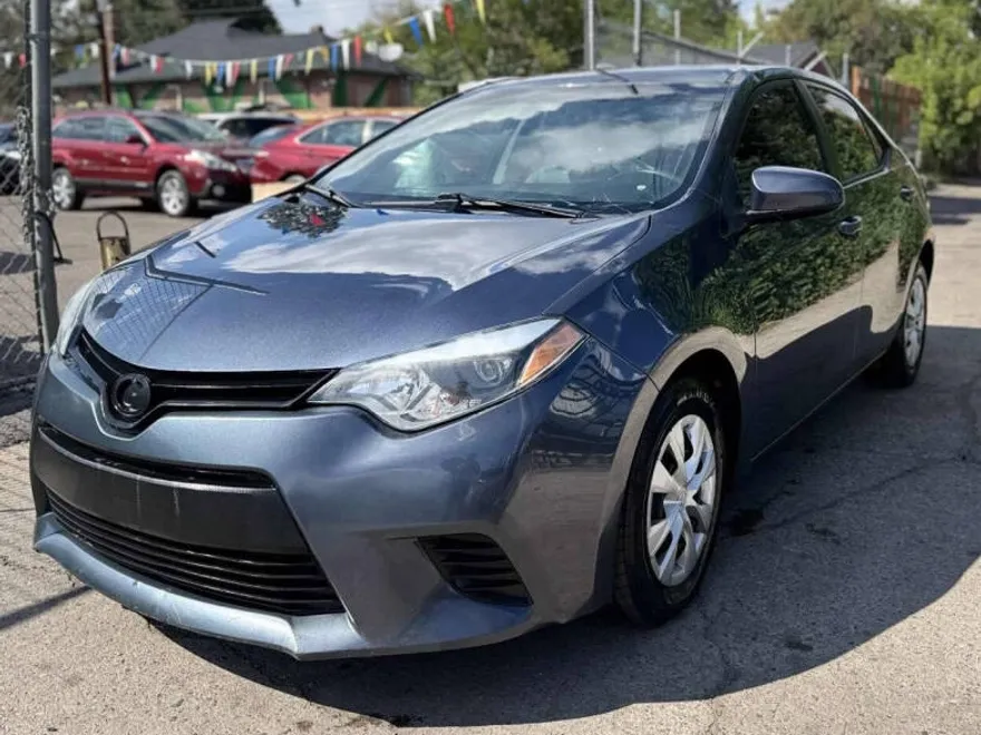 2014 Toyota Corolla LE photo 1