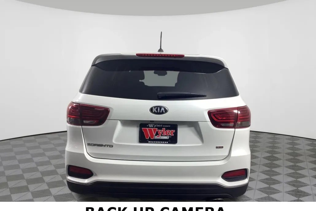 2020 Kia Sorento LX photo 1