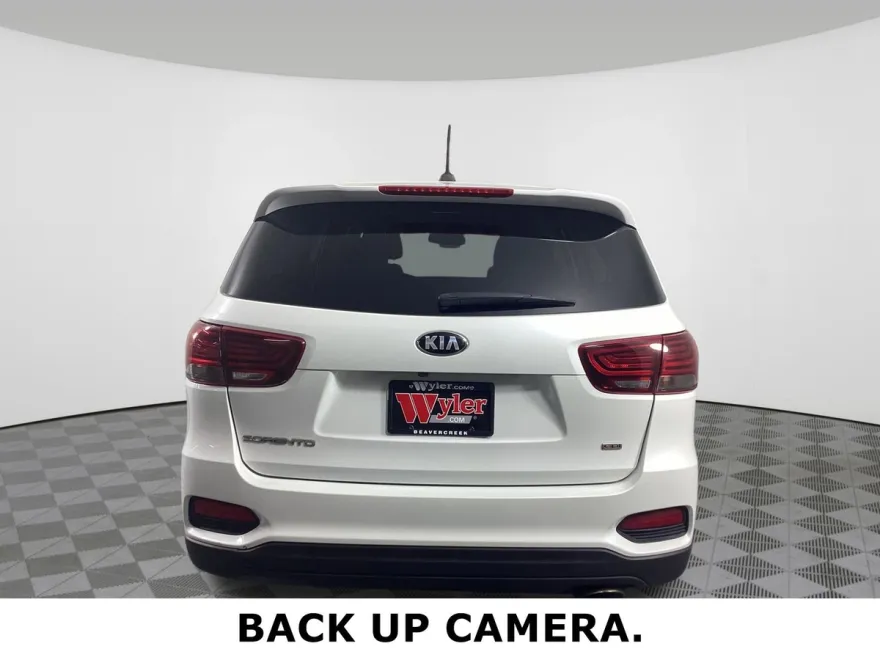 2020 Kia Sorento LX photo 1