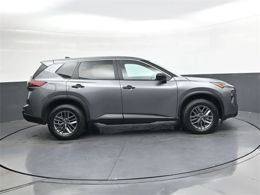 2024 Nissan Rogue S photo 1
