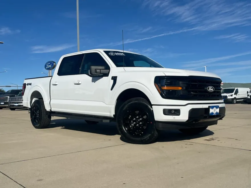2025 Ford F-150 XLT photo 1