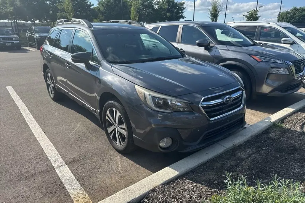 2018 Subaru Outback 2.5i Limited photo 1