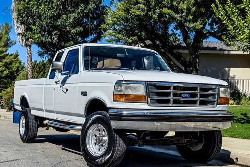 1995 Ford F-250 XLT photo 1