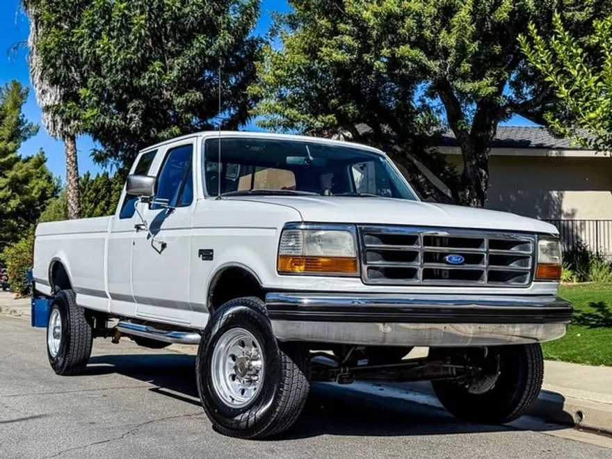 1995 Ford F-250 XLT photo 1