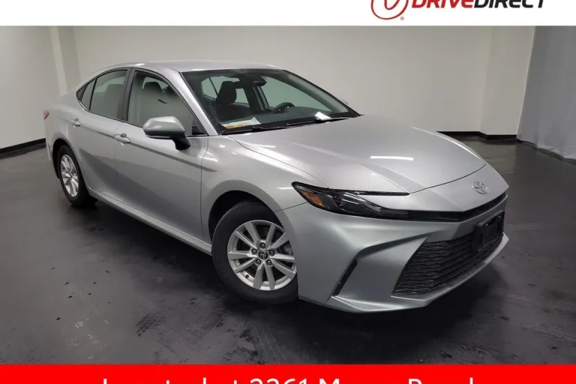 2025 Toyota Camry LE photo 1