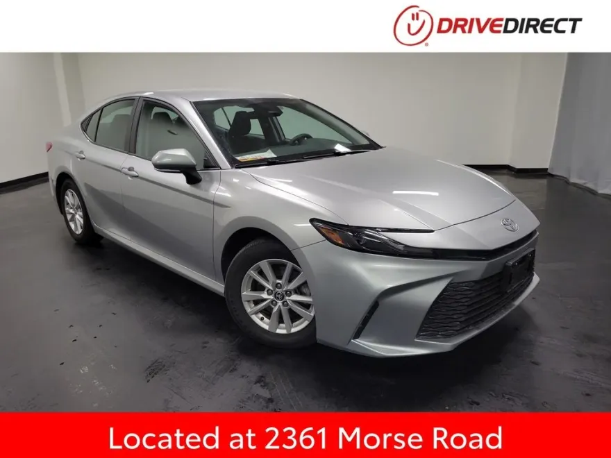 2025 Toyota Camry LE photo 1
