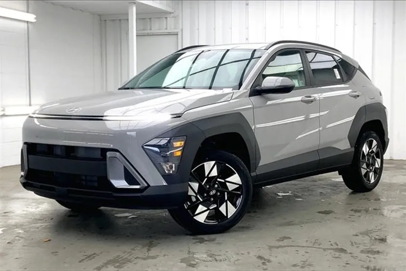 2025 Hyundai Kona SEL photo 1