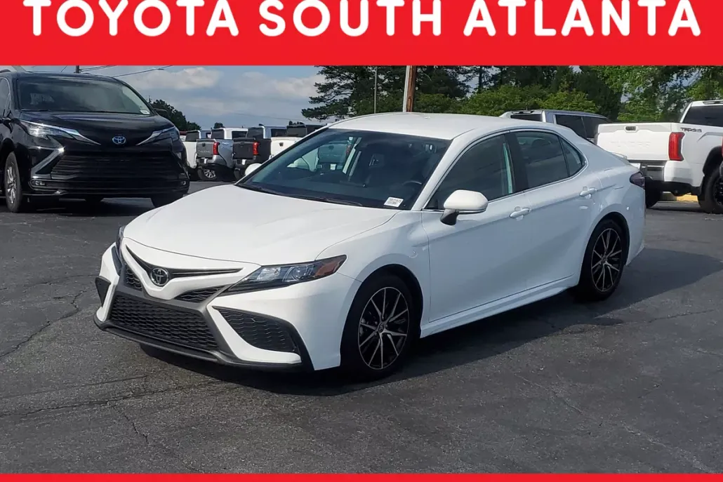 2024 Toyota Camry SE photo 1