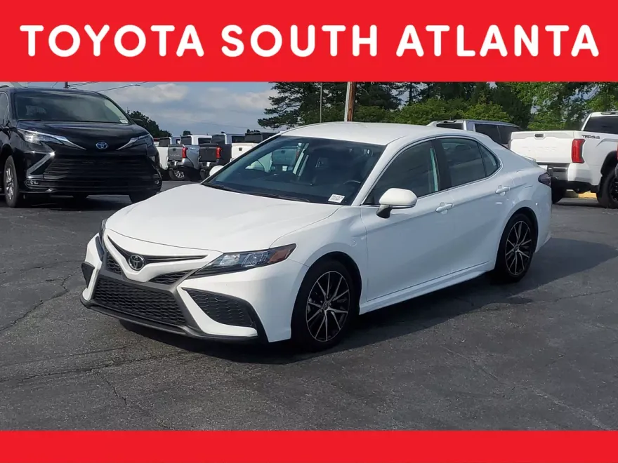 2024 Toyota Camry SE photo 1