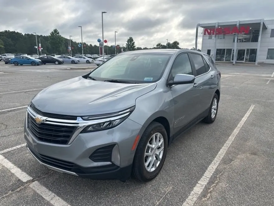 2023 Chevrolet Equinox LT photo 1