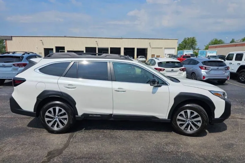 2024 Subaru Outback Premium photo 1