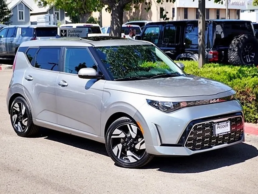 2023 Kia Soul GT-Line photo 1